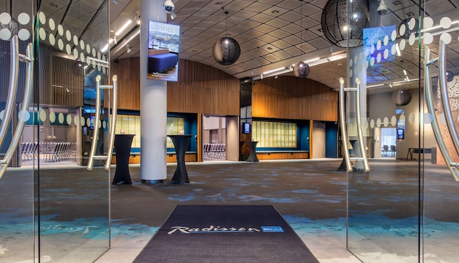 Radisson Blu Scandinavia Hotel, Oslo - Meetings and Event Entrance