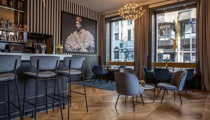 Radisson Blu Schwarzer Bock Hotel - бар Eck