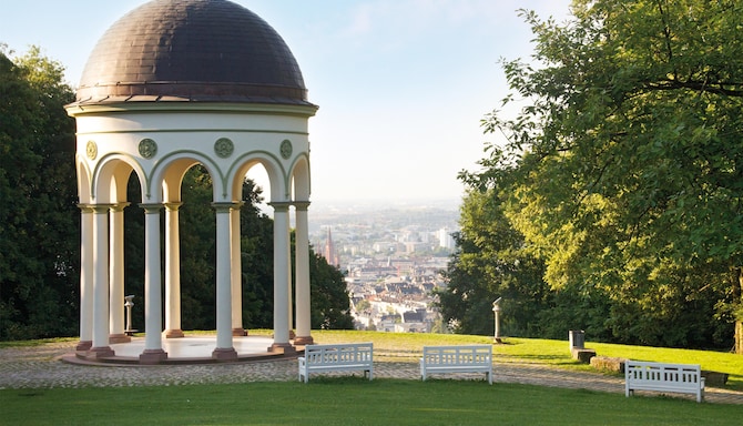 Radisson Blu Schwarzer Bock Hotel - Monopteros Neroberg - Photo by: Wiesbaden Tourist Information