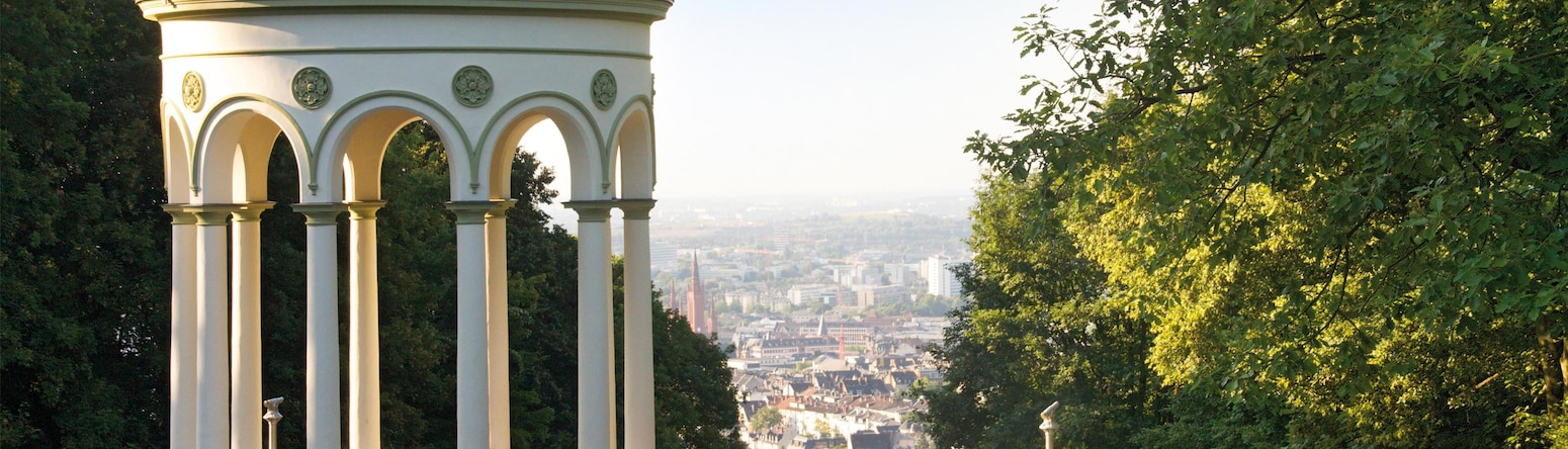 Radisson Blu Schwarzer Bock Hotel - Monopteros Neroberg - Photo by: Wiesbaden Tourist Information