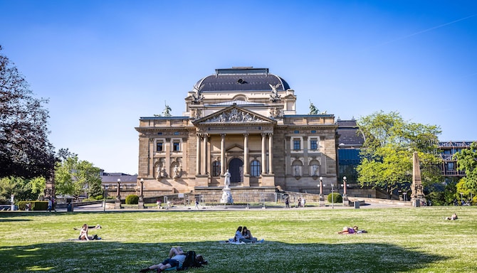 Radisson Blu Schwarzer Bock Hotel - Wiesbaden theater - Photo by: Wiesbaden Tourist Information