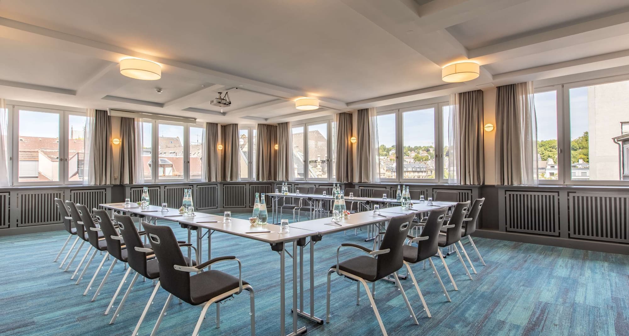 Radisson Blu Schwarzer Bock Hotel - Schoene Aussicht - U-Shape