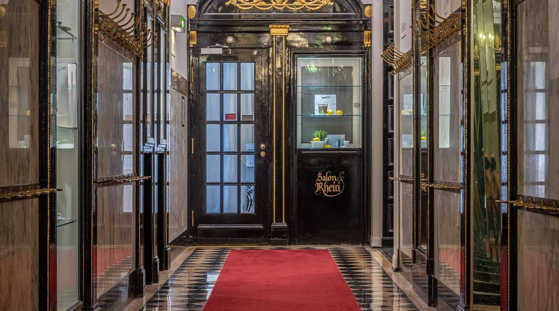 Radisson Blu Schwarzer Bock Hotel - Hallway