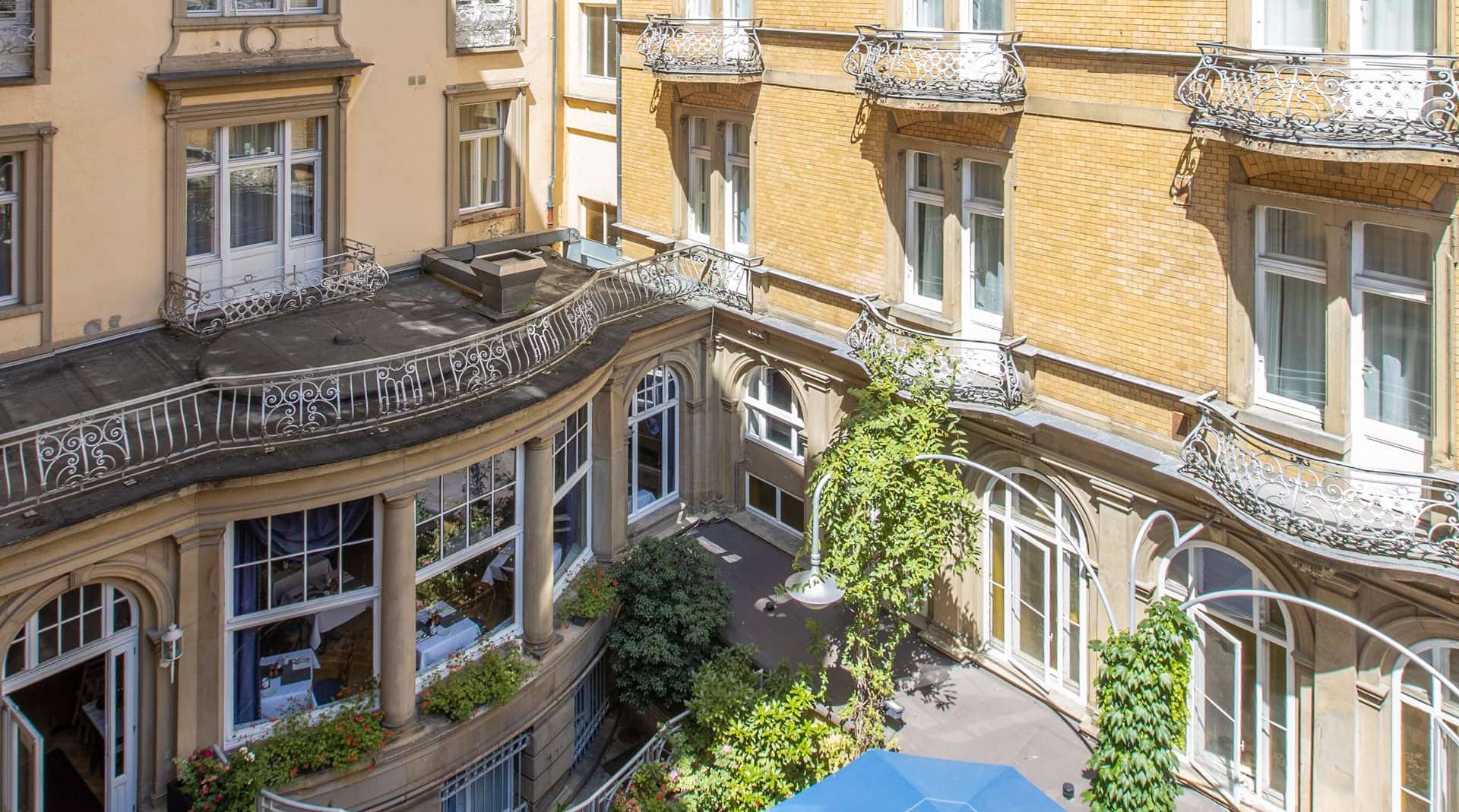 Radisson Blu Schwarzer Bock Hotel - Restaurant Terrace