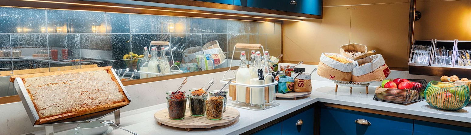 Radisson Blu Senator Hotel, Lübeck - Breakfast Buffet