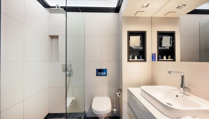 Radisson Blu Senator Hotel, Lübeck - Badezimmer eines Gästezimmers