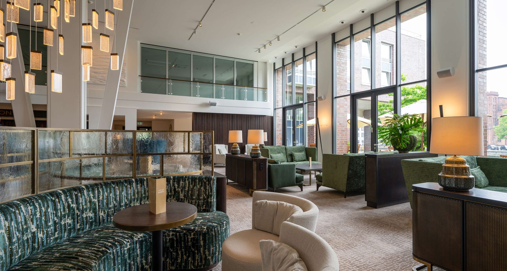 Radisson Blu Senator Hotel, Lübeck - Vy över lobbyn