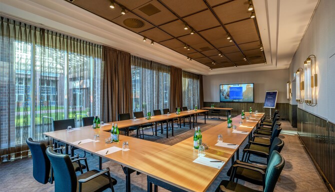 Radisson Blu Senator Hotel, Lübeck - Meeting Room Hamburg u-shape set-up #1