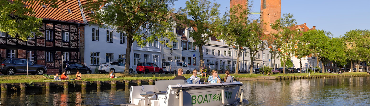 Radisson Blu Senator Hotel, Lübeck - Boat Now Luebeck Activities