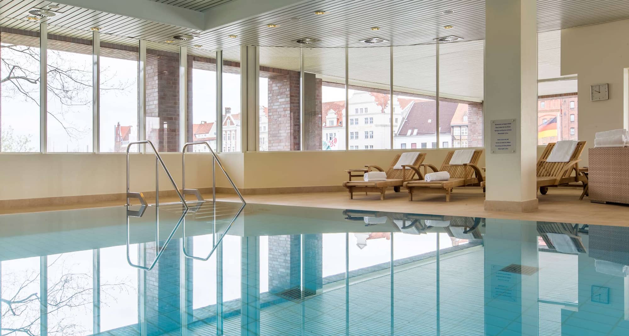 Radisson Blu Senator Hotel - Indoor Pool