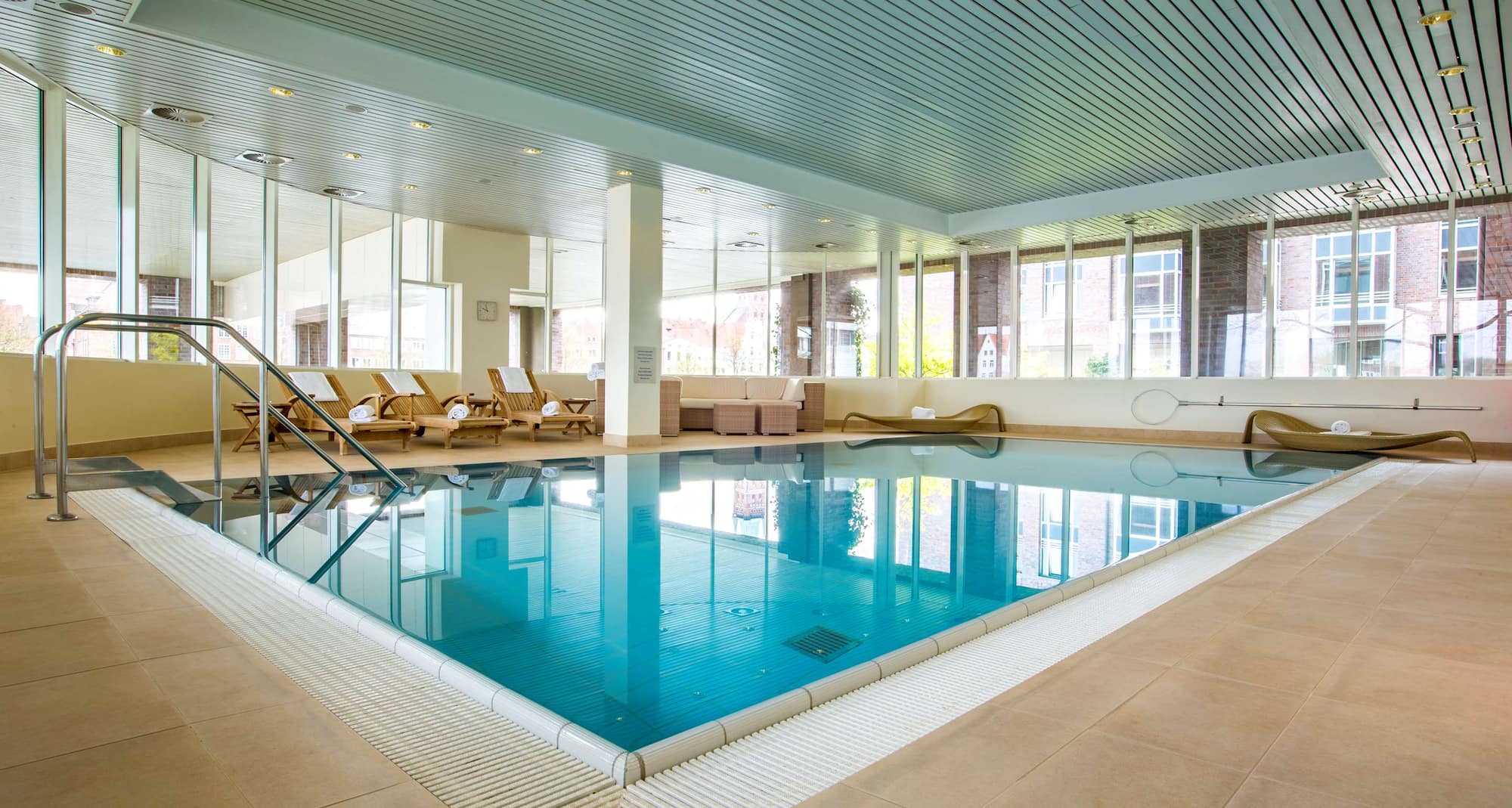 Radisson Blu Senator Hotel - Indoor Pool