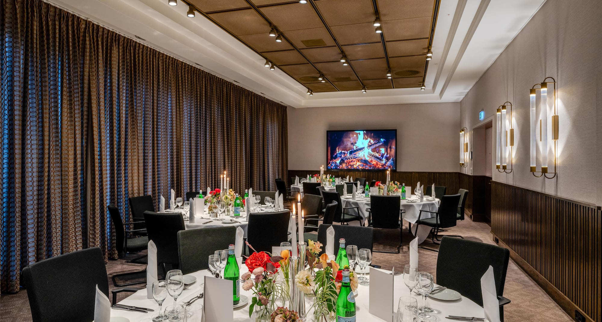Radisson Blu Senator Hotel, Lübeck - Meeting Room Hamburg festively set-up