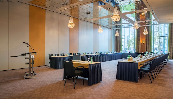 Radisson Blu Senator Hotel - Meeting Room Lubeck