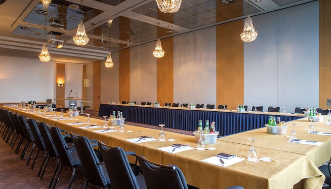 Radisson Blu Senator Hotel - Meeting Room Lubeck