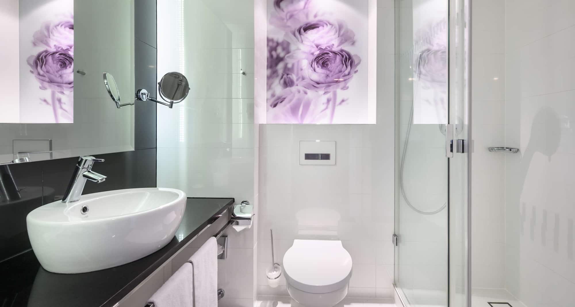 Radisson Blu Sobieski Hotel, Warsaw - Guest room bathroom