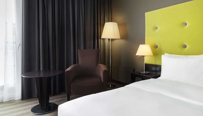 Radisson Blu Sobieski Hotel, Warsaw - Standard & Superior Room with king size bed