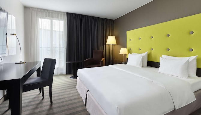 Radisson Blu Sobieski Hotel, Warsaw - Standard and Superior Room with king size bed