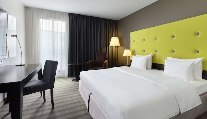 Radisson Blu Sobieski Hotel, Warsaw - Standard & Superior Room with king size bed