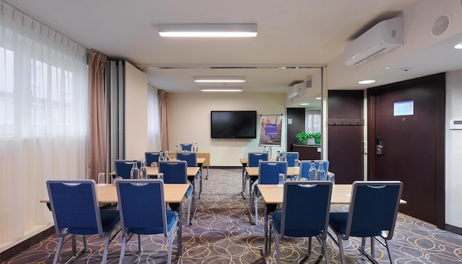Radisson Blu Sobieski Hotel, Warsaw - Meeting room Arkadia IV-V classroom