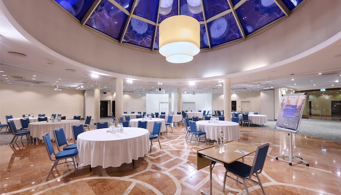 Galeria I-III & Atrium