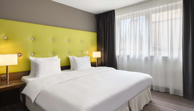Radisson Blu Sobieski Hotel, Warsaw - Family Room - bedroom