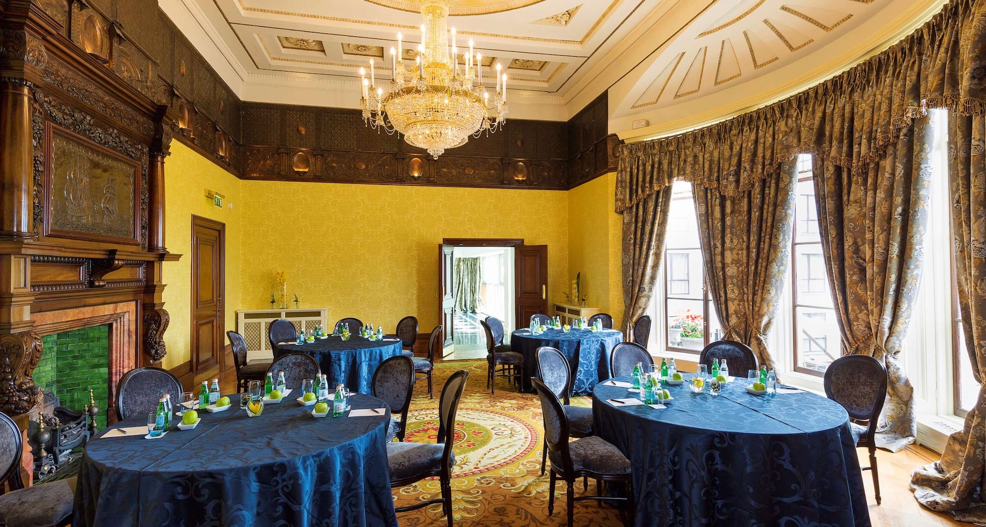 Radisson Blu St. Helen s Hotel, Dublin - Le Panto - Cabaret