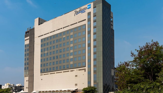 Radisson Blu Towers Kaushambi Delhi NCR - Exterior