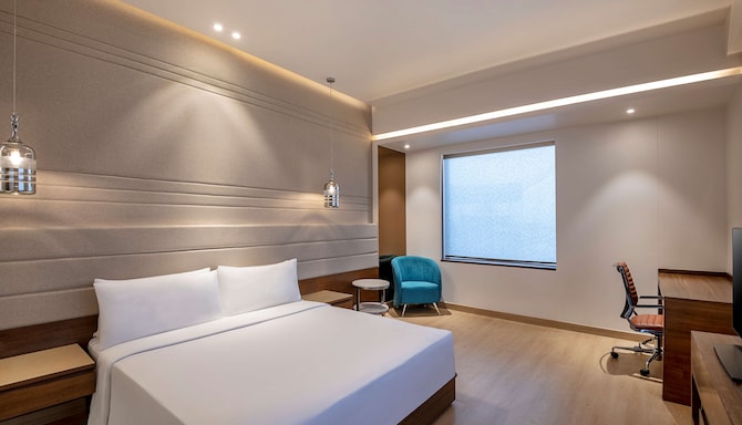 Radisson Blu Towers Kaushambi Delhi NCR - King Bedroom