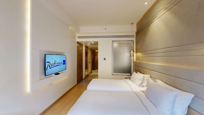 Radisson Blu Towers Kaushambi Delhi NCR - Superior Twin Room