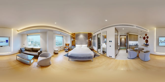 Radisson Blu Towers Kaushambi Delhi NCR - Business Class Room