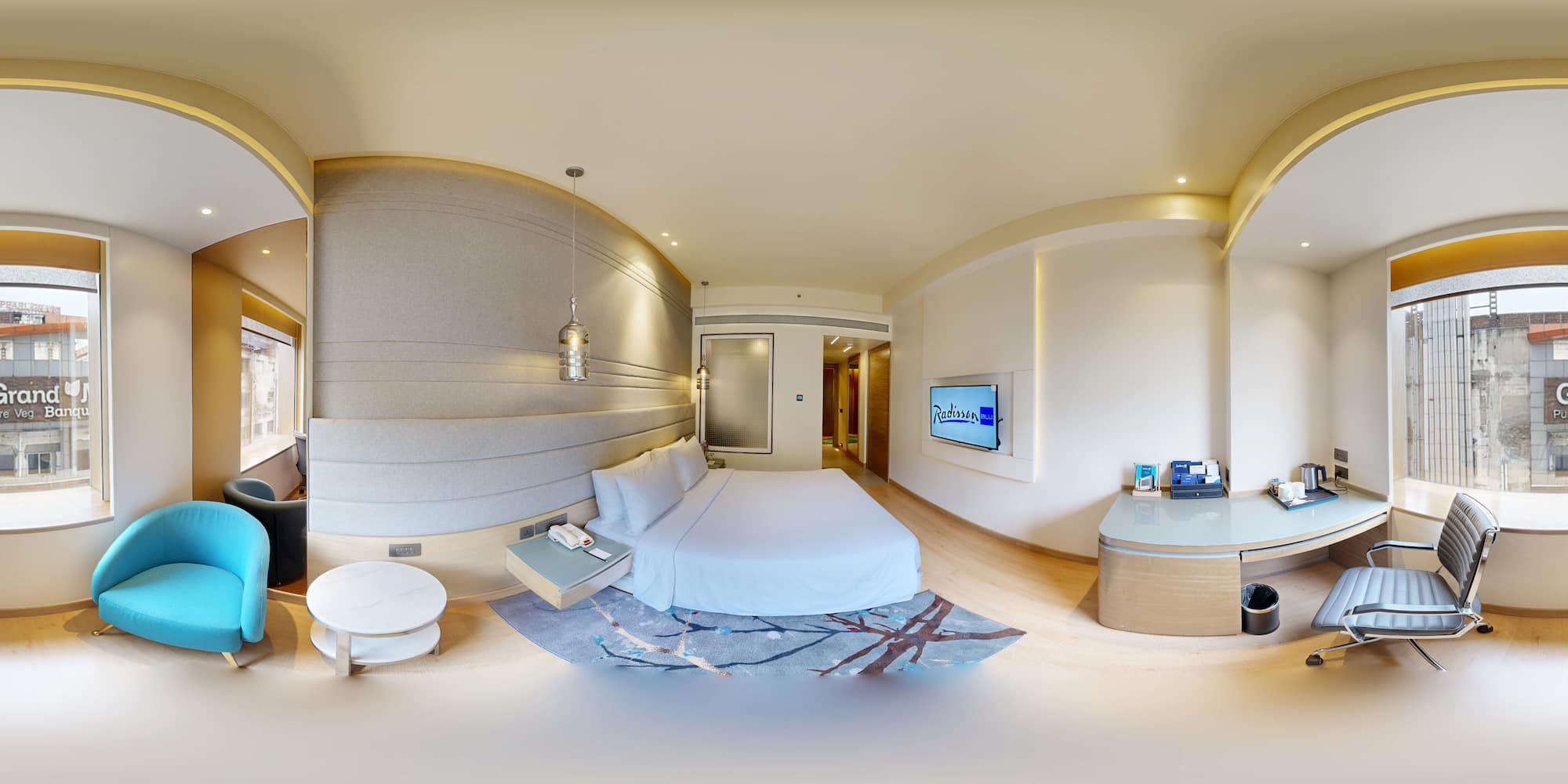 Radisson Blu Towers Kaushambi Delhi NCR - Superior King Room