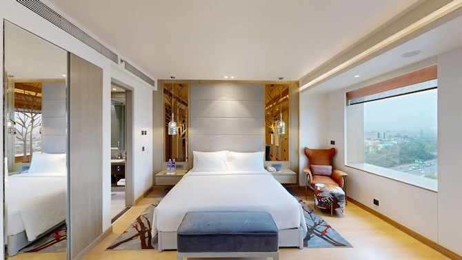 Radisson Blu Towers Kaushambi Delhi NCR - Executive Suite