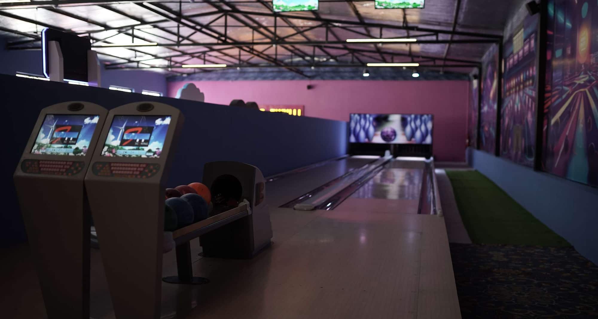 Radisson Blu Udaipur Palace Resort and Spa - Bowling Alley
