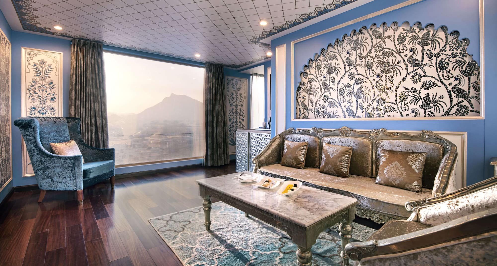 Radisson Blu Udaipur Palace Resort and Spa - Deluxe Suite