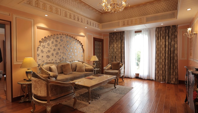 Radisson Blu Udaipur Palace Resort and Spa - Premium Suite