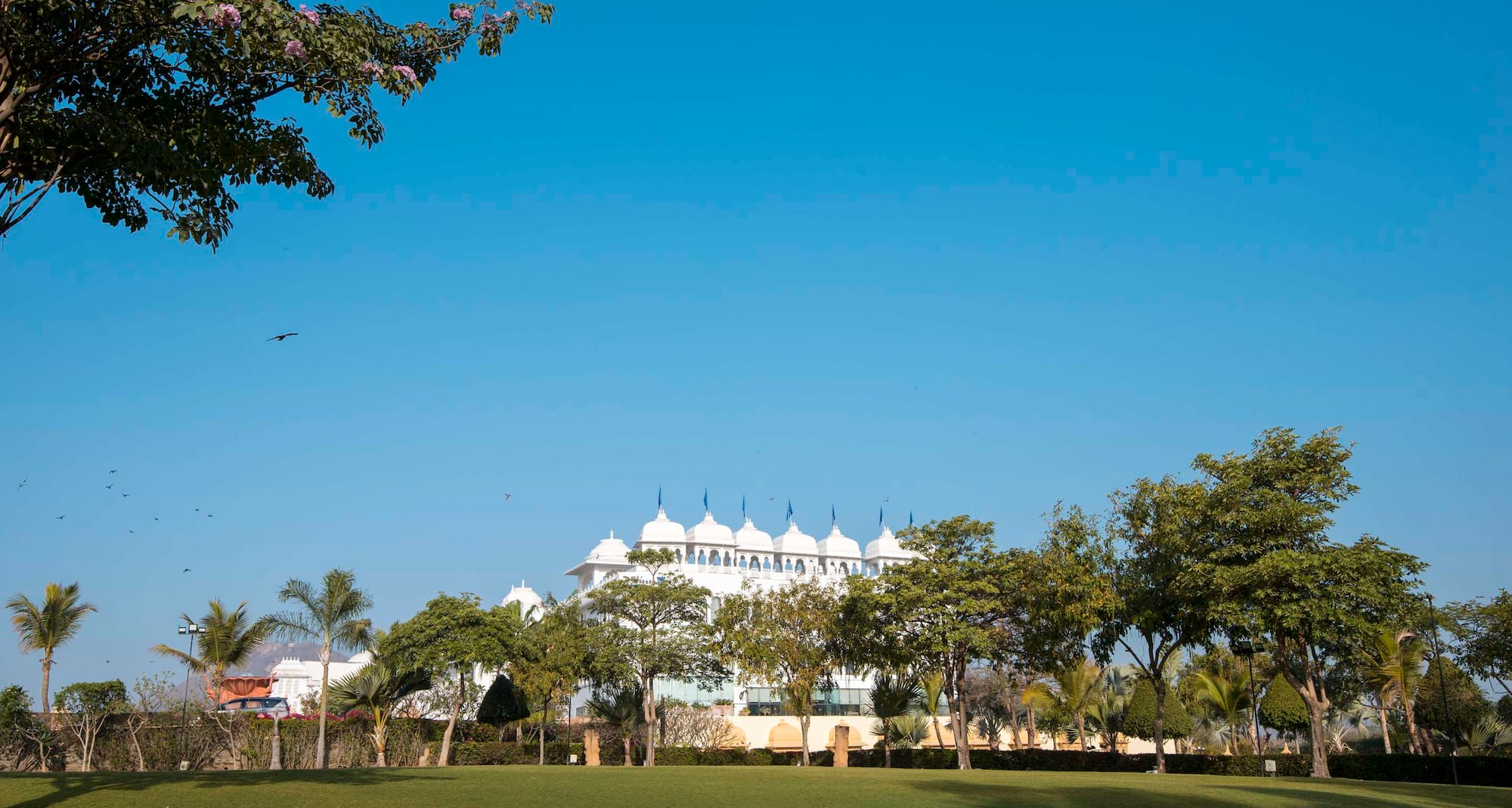 Radisson Blu Udaipur Palace Resort and Spa - Hotel