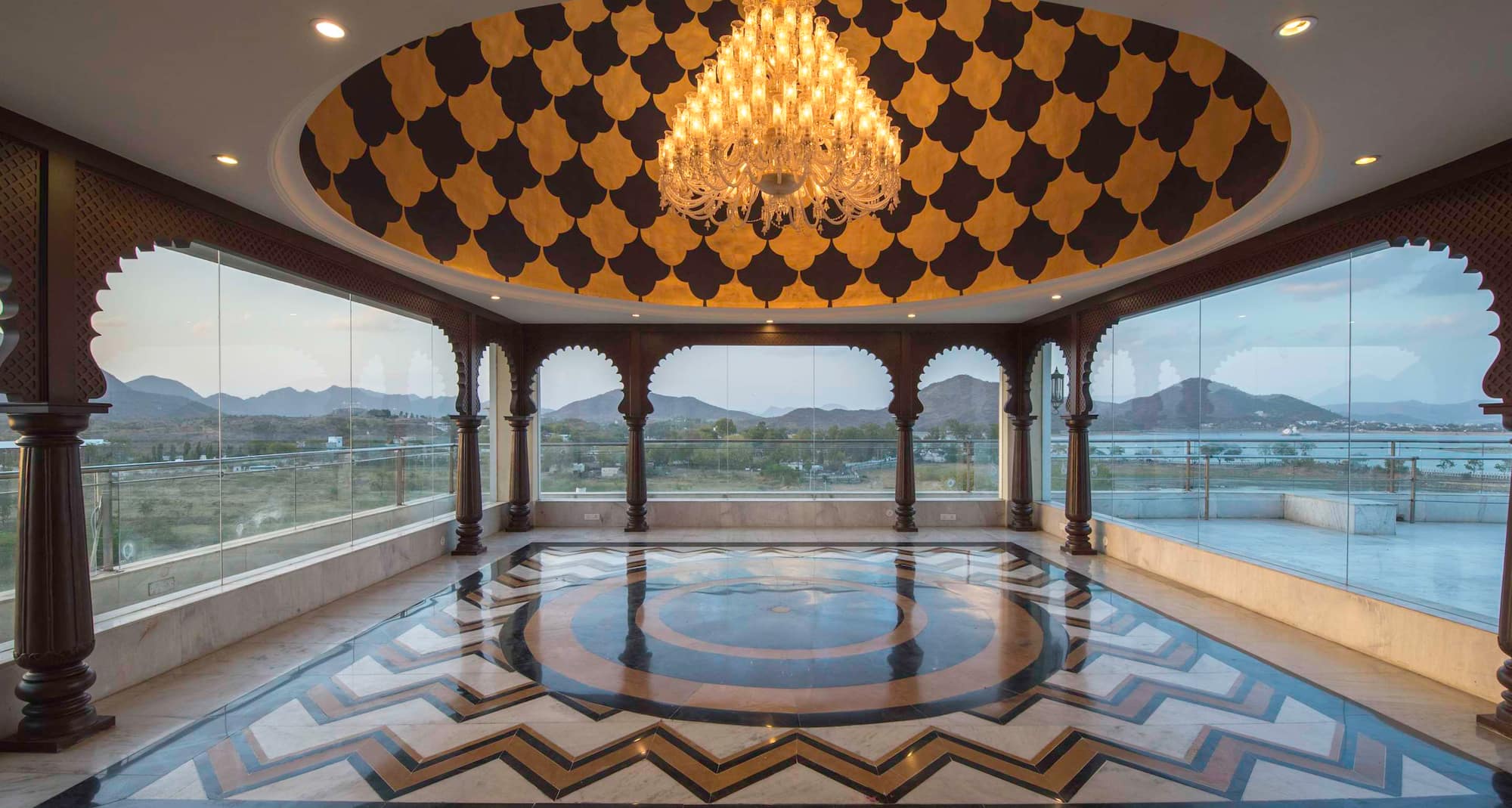 Radisson Blu Udaipur Palace Resort and Spa - Dom