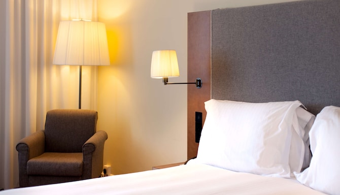 Radisson Blu Waterfront Hotel, Jersey - Guest room