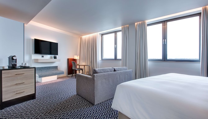 Radisson Blu Waterfront Hotel, Jersey - Family Room with sea view