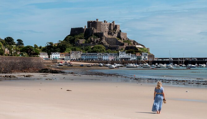 Radisson Blu Waterfront Hotel, Jersey - Mont Orgueil Castle
