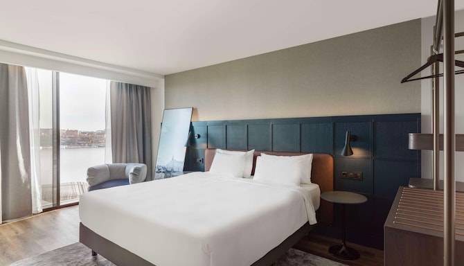 Radisson Blu Waterfront Hotel, Stockholm, A Verified Net Zero Hotel - Suite - Bedroom