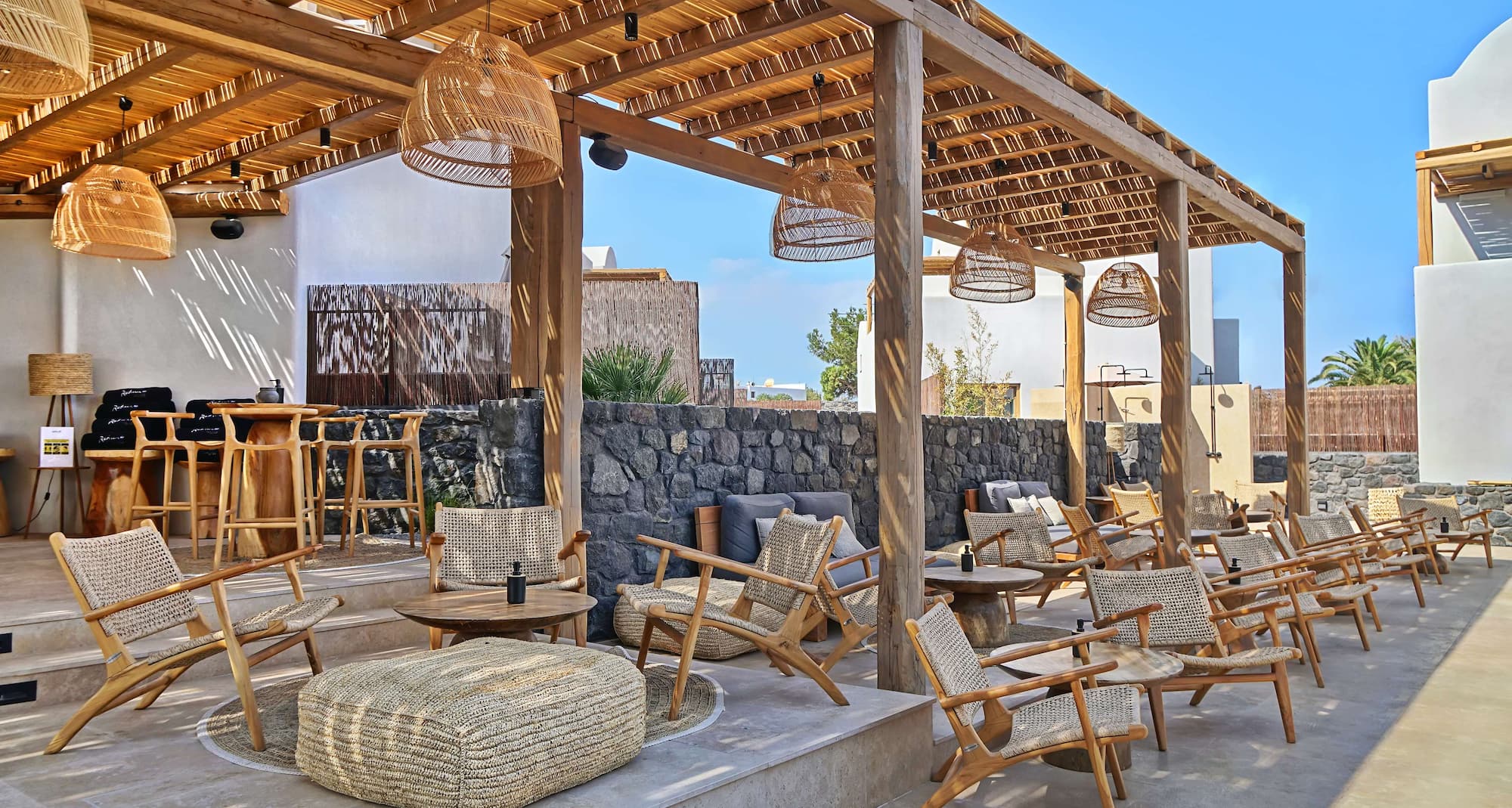 Radisson Blu Zaffron Resort, Santorini - Pool bar