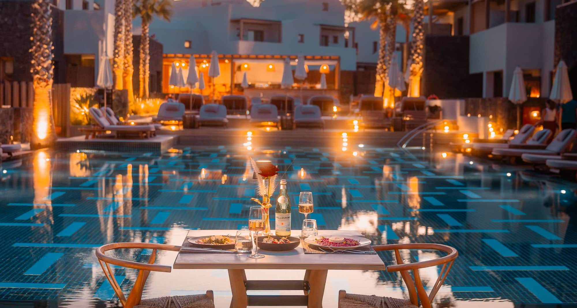 Radisson Blu Zaffron Resort, Santorini - Dinner by the pool
