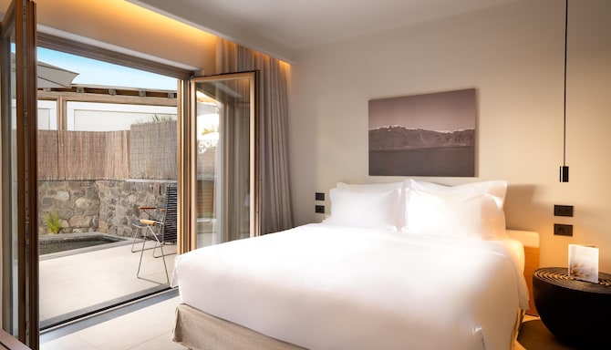 Radisson Blu Zaffron Resort, Santorini - Presidential Suite with Terrace and Plunge Pool