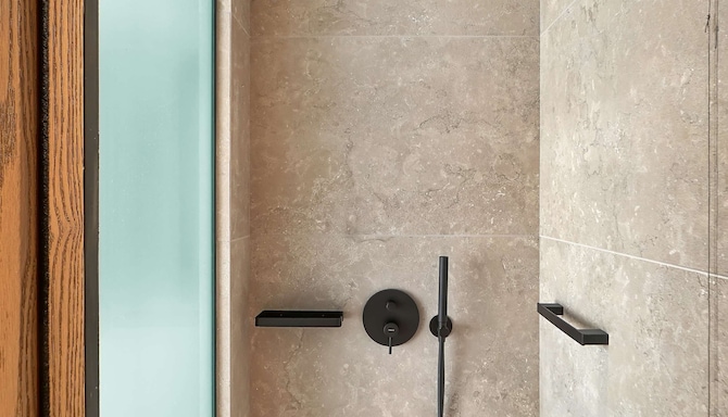 Radisson Blu Zaffron Resort, Santorini - 套房浴室