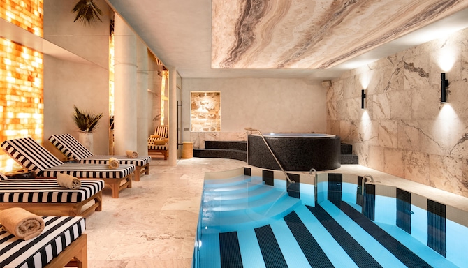Radisson Collection Astorija Hotel, Vilnius - Spa