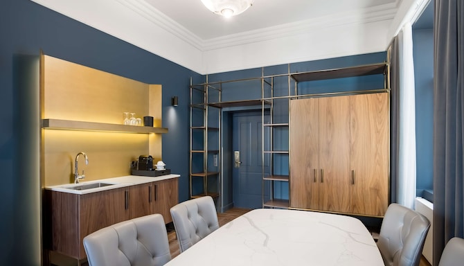 Radisson Collection Astorija Hotel, Vilnius - Suite