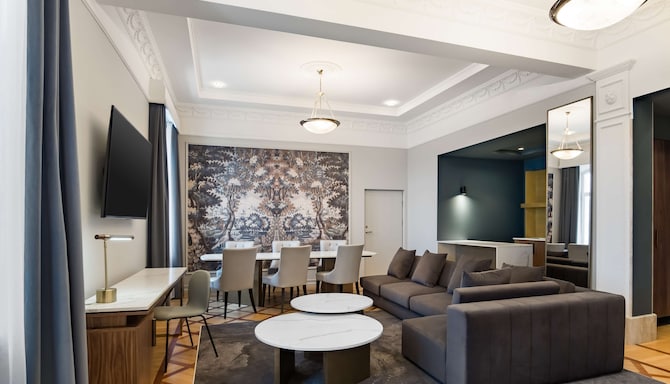 Radisson Collection Astorija Hotel, Vilnius - Suite