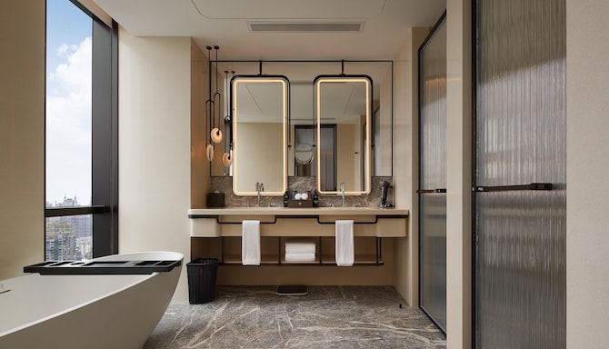 Radisson Collection Hi-Tech Zone Chengdu - Grand Skyline Twin Room with River View