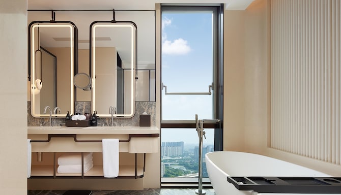 Radisson Collection Hi-Tech Zone Chengdu - Skyline King Room with City View